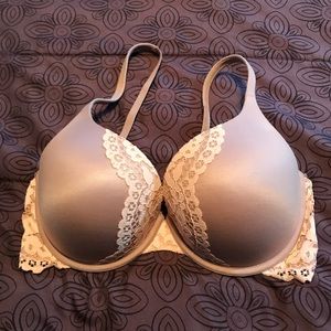 Victoria secret Bra. Size 35 DDD